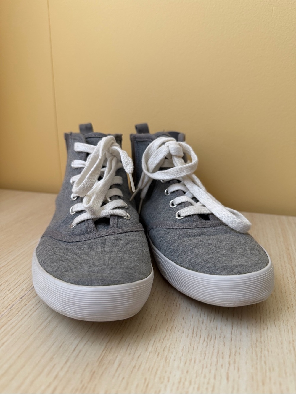 Divided by H&M Gray Mid/High Top Canvas Sneakers Size 7 Pre-owned Good Condition